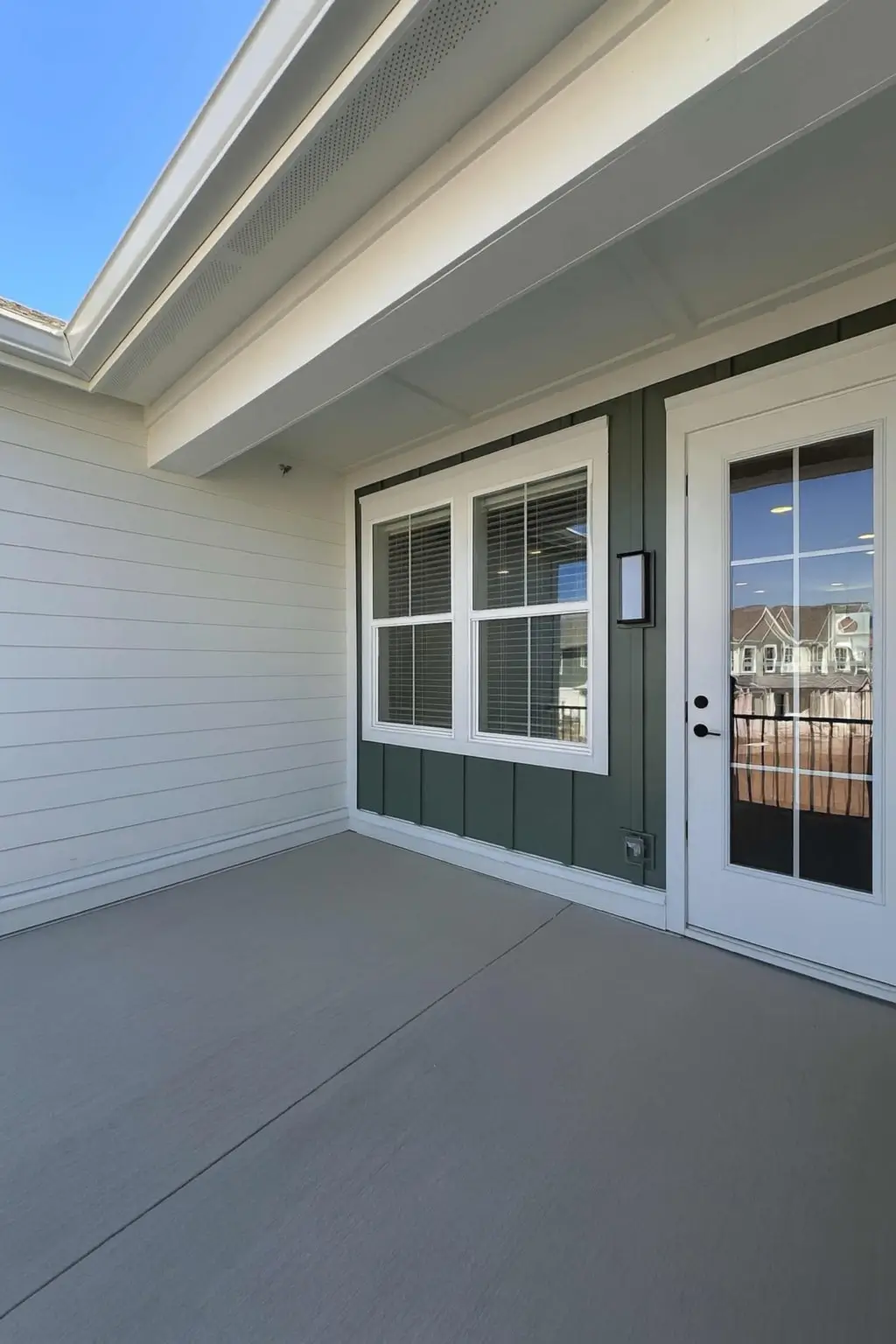 ee412813 e218 4b0c b24d 22f513bd63e0